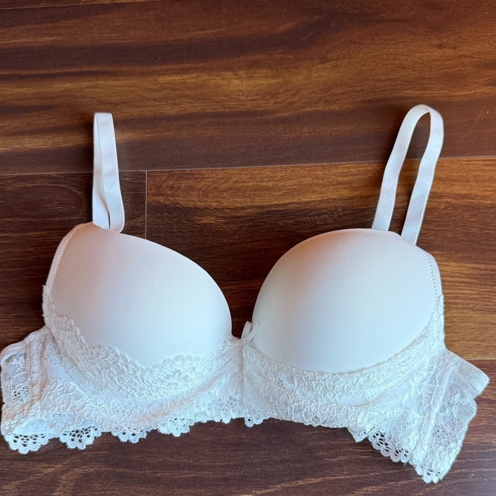 SHEIN White Push Up Underwire Bra size EU 80C or US 36C